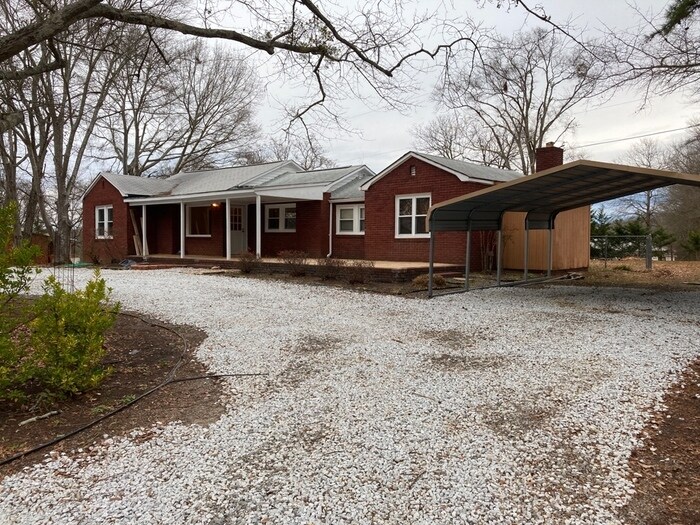 Primary Photo - Brick Ranch in Williamston