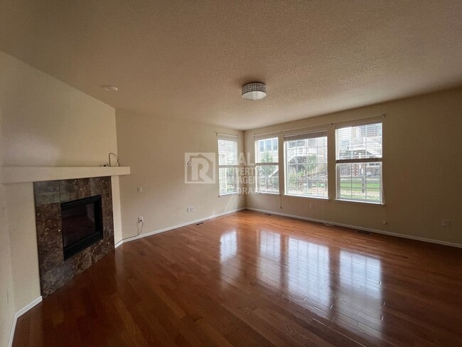 Foto del edificio - 787 Sundance Ln