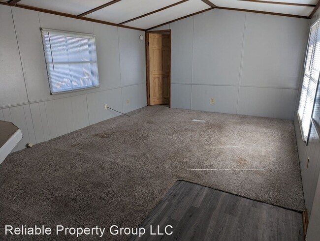 Building Photo - 3 br, 1 bath House - 12 Holiday Village