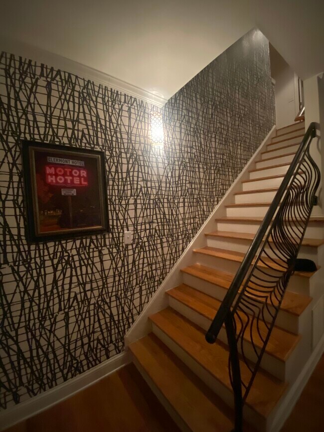Foto del edificio - 104 Hillcrest Ave