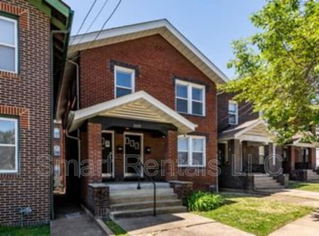 Building Photo - 2201 Bellevue Ave