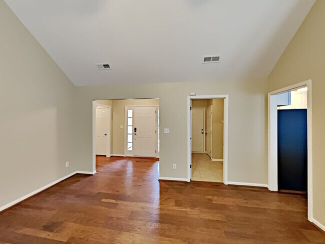 Building Photo - 311 Linsbury Ct