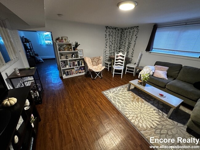 Building Photo - 61 Selkirk Rd