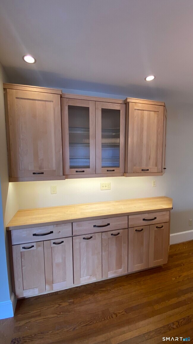 Building Photo - 86 Belleview Ave