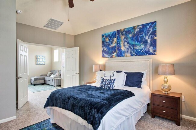 Foto del edificio - 2230 Dahlia Way