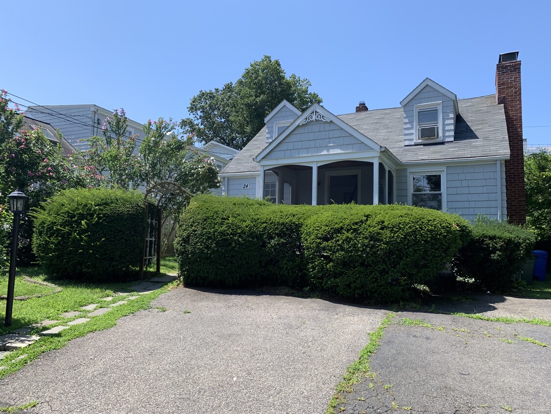 Primary Photo - 24 Sherwood Dr