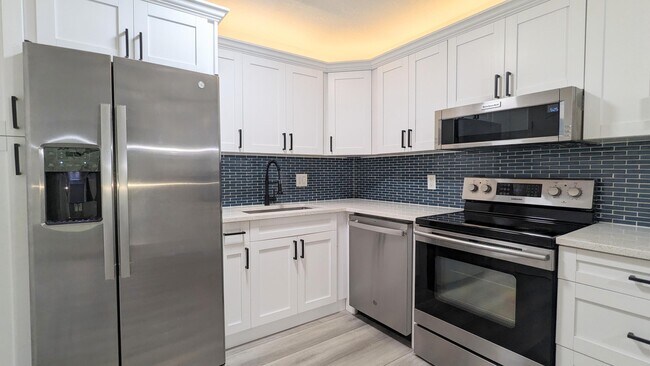 Building Photo - 312 Knotty Pine Cir