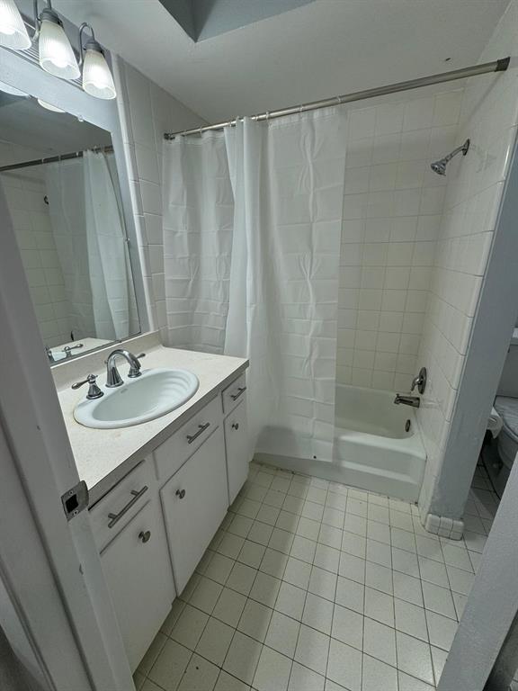Foto del edificio - 1016 W Tri Oaks Ln