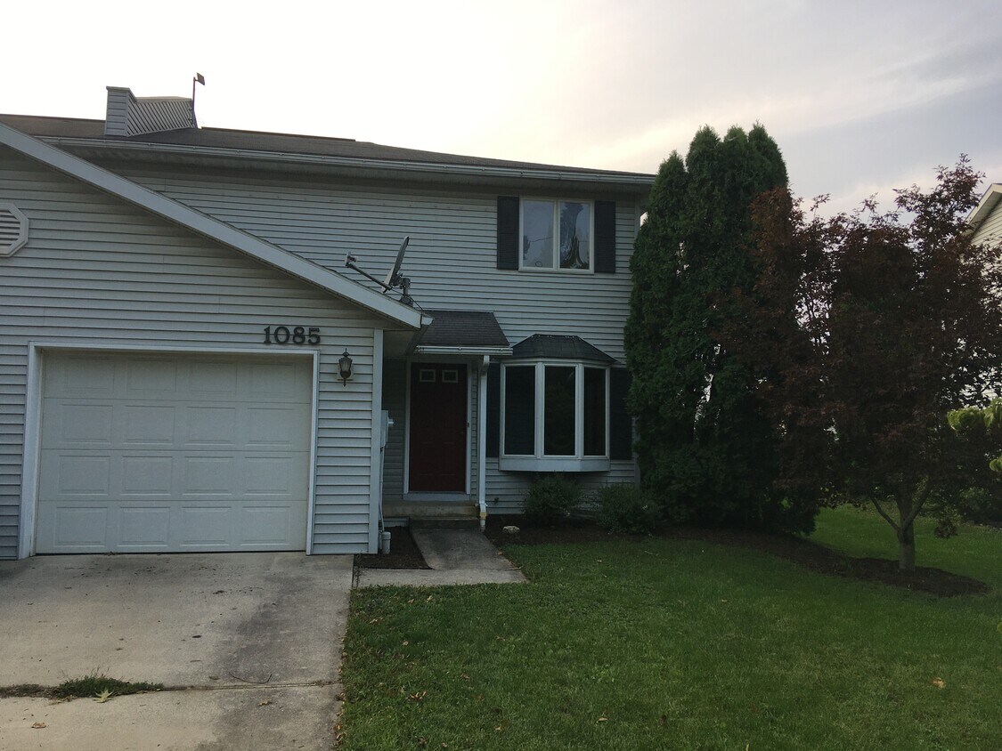 1085 Progress Rd, Chambersburg, PA 17201 Townhome Rentals in