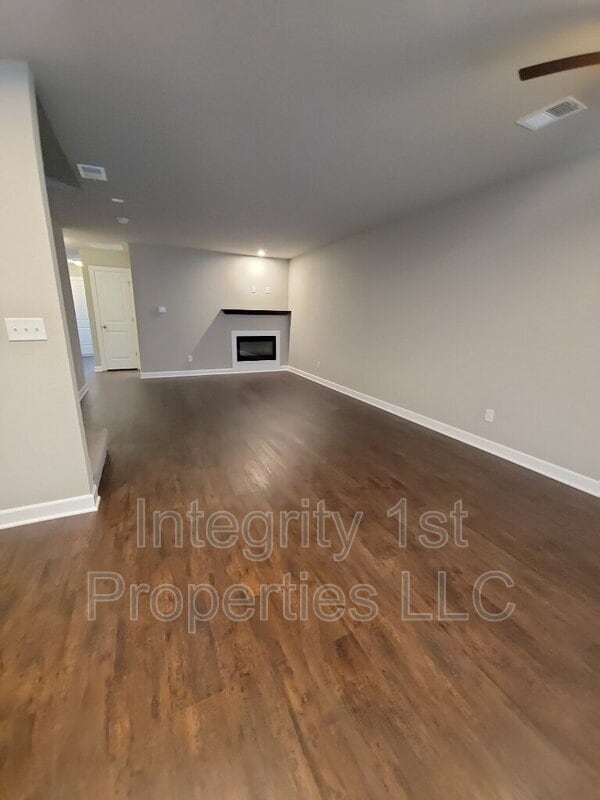 Building Photo - 6295 NE 44th St