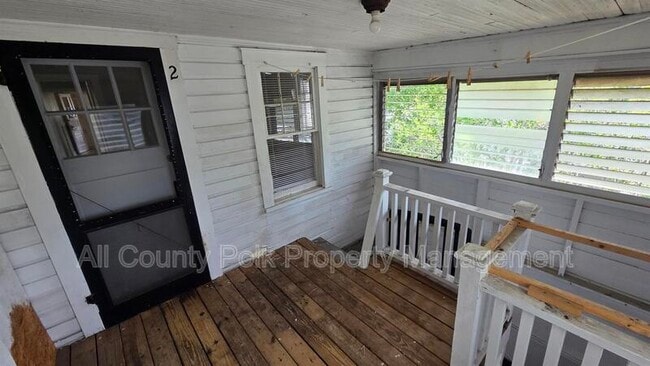 Building Photo - 918 E Lime St