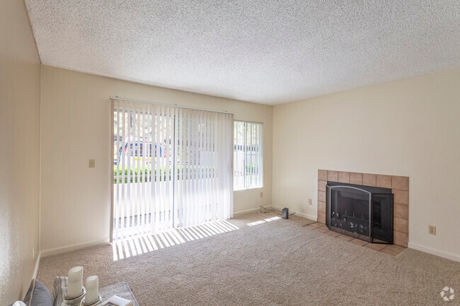 2 BR, 2 BA - 1007 SF - Sommerset