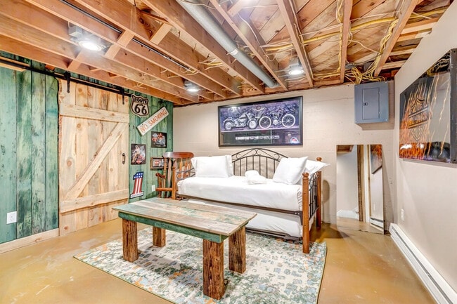 Building Photo - 5508 Balsam St