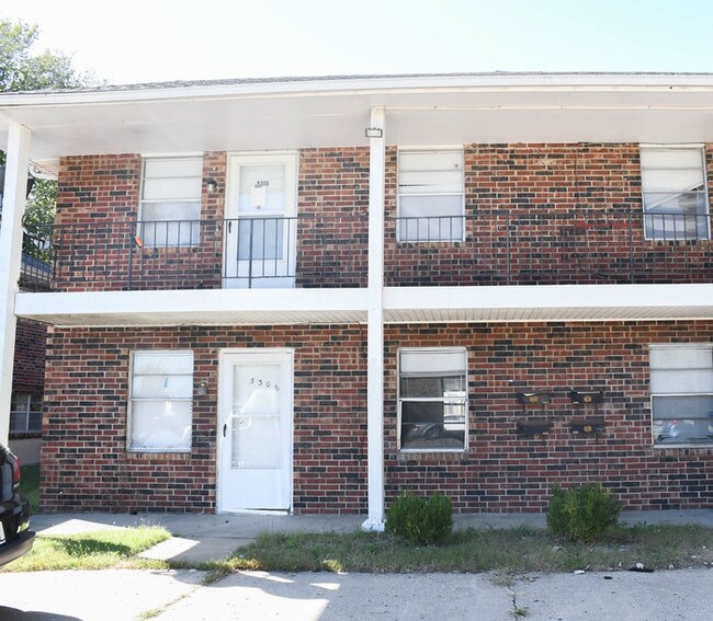 2 Bed 1 Bath Raytown Apartment House for Rent in Raytown, MO
