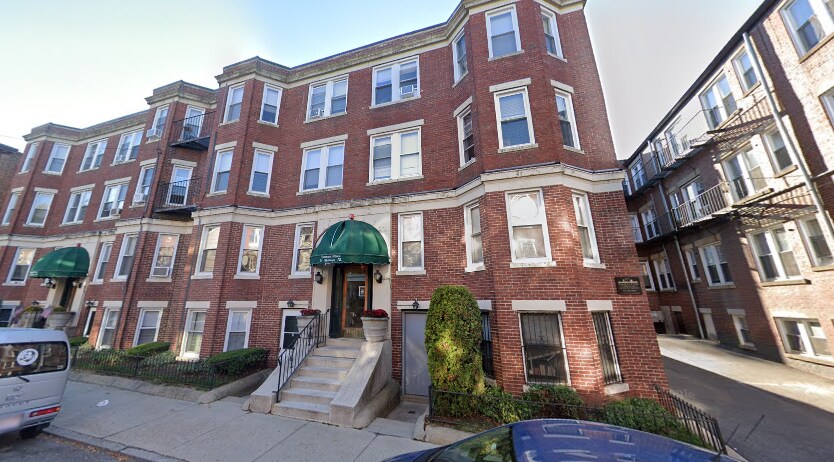 Primary Photo - 11 Barrows St