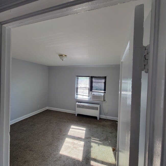 Building Photo - 1401 N Potomac St