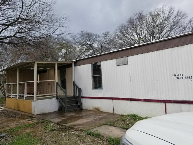 Building Photo - 7600 W Military Dr