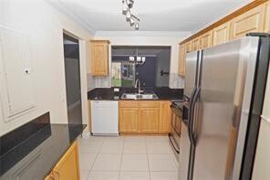 Foto del edificio - 6617 Winfield Blvd