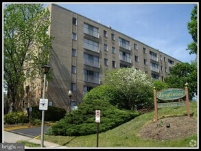 Building Photo - 4241 Columbia Pike