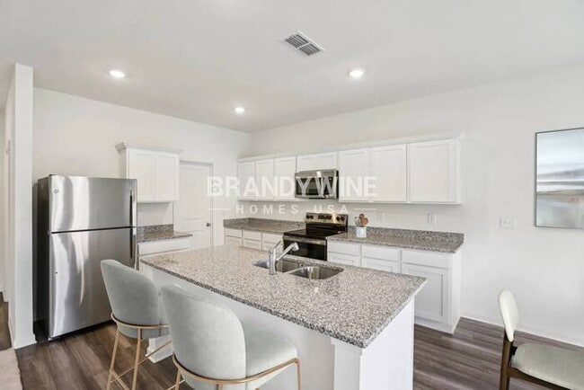 Building Photo - 534 Otway Lp