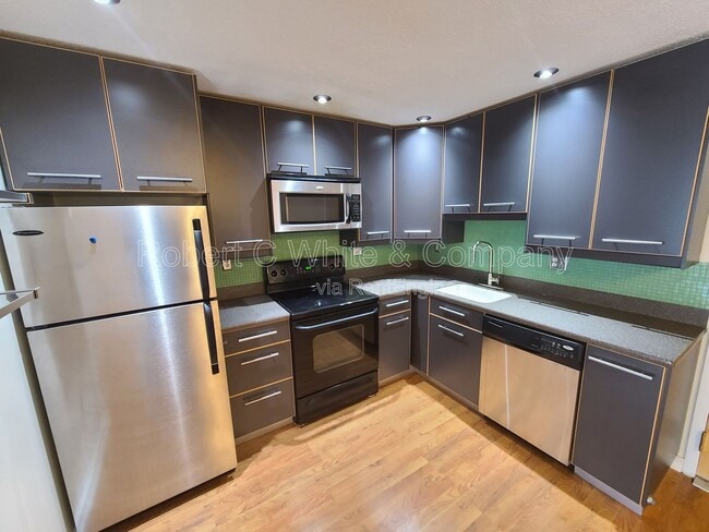 Building Photo - 12 Stony Brook Dr