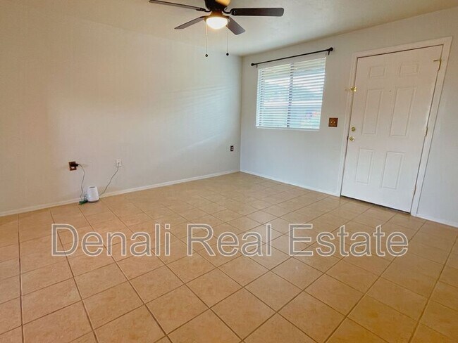 Foto del edificio - 350 N Silverbell Rd