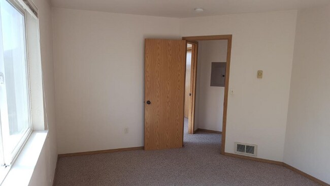 Building Photo - 29 Appleway Dr