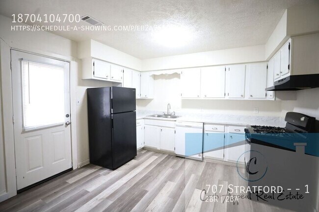 Foto del edificio - 707 Stratford Dr