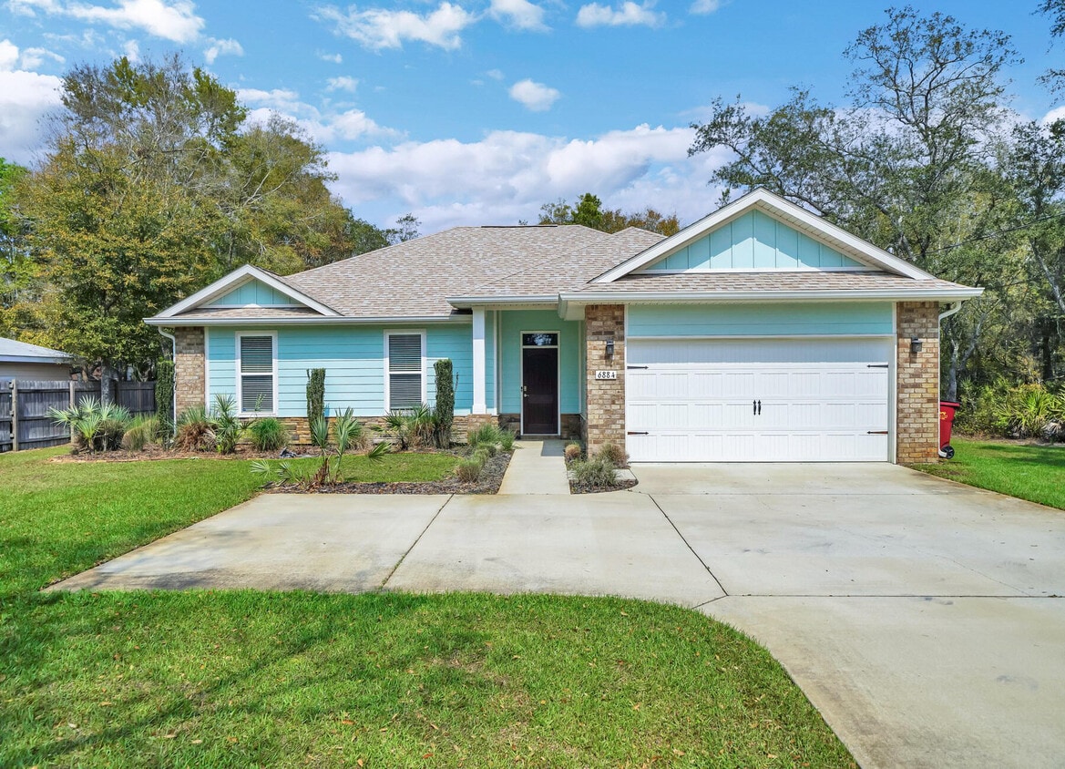 6884 E Bay Blvd, Navarre, FL 32566 House Rental in Navarre, FL