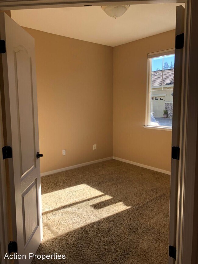 2 br, 2 bath House 1427 Cypress Lane House for Rent in Placerville