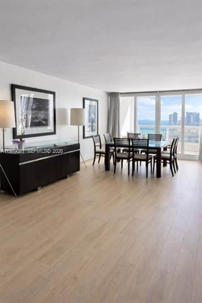 Photo - 1717 N Bayshore Dr Apartment
