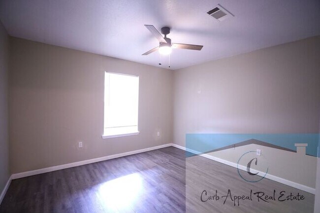 Foto del edificio - Spacious 1200 sq ft 2 bed /2 bath apartment