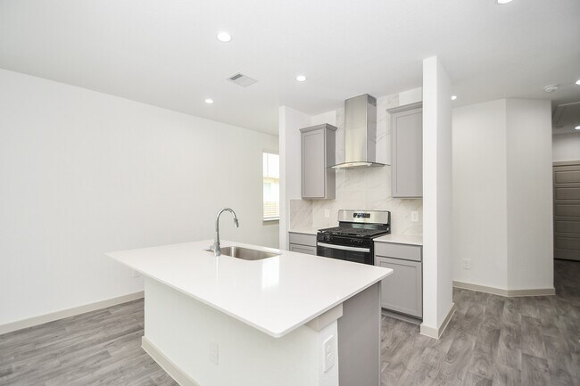 Building Photo - 2818 Bethnal Gdn Wy