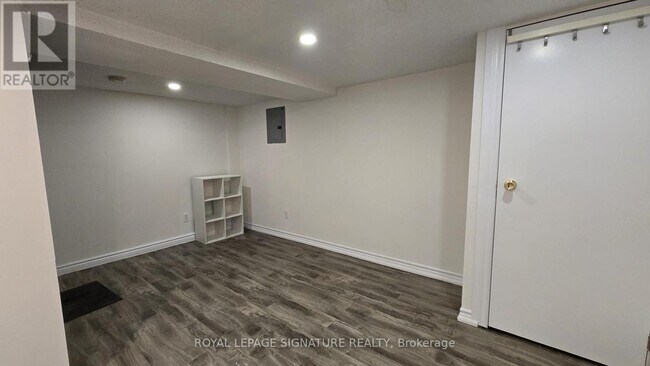 Photo du bâtiment - 3661 Lake Shore Blvd W