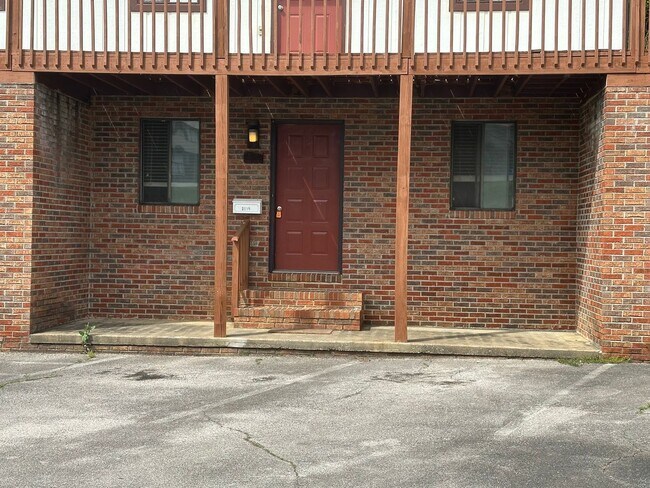 Foto del edificio - 2 bedroom, 1 bath, Townhome Kingsport, TN