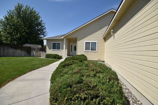 Foto del edificio - Cozy Pet-Friendly Rental in a Quiet Kennew...