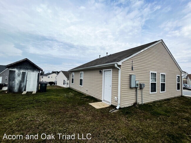 Building Photo - 3 br, 2 bath House - 1702 Sunrise Valley D...