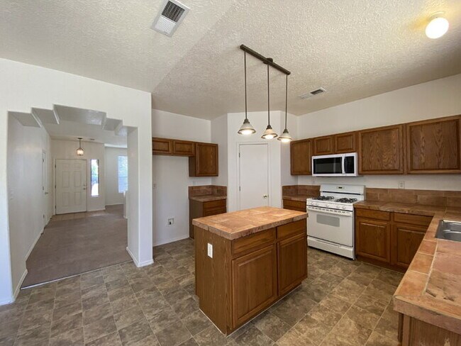 Building Photo - 2 STORY SW STYLE HOME W/LOFT