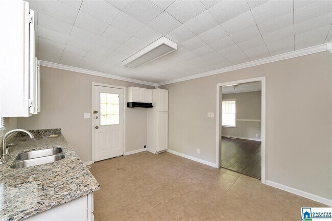 Foto del edificio - 4391 Silver Lake Rd