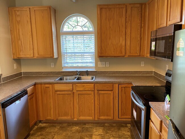 Building Photo - 7904 Shiny Meadow Ln