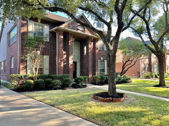 Foto del edificio - 2339 Plantation Bend Dr