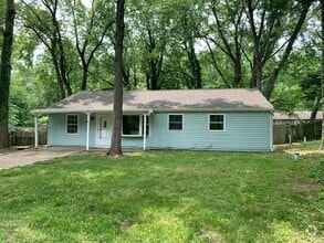 Building Photo - 319 Charvid Ave