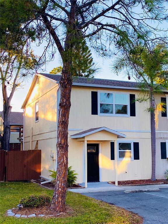 Foto del edificio - 148 Douglas Rd W