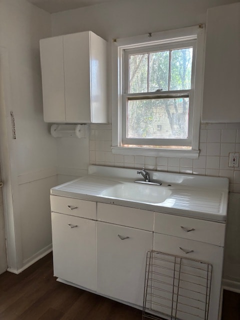 Building Photo - One Bedroom Cottage