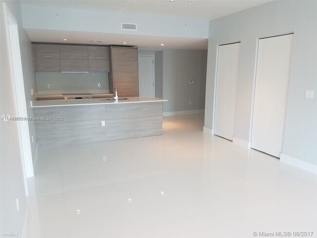 Foto del edificio - 2 br, 2 bath Condo - 1300 S Miami Ave Unit...