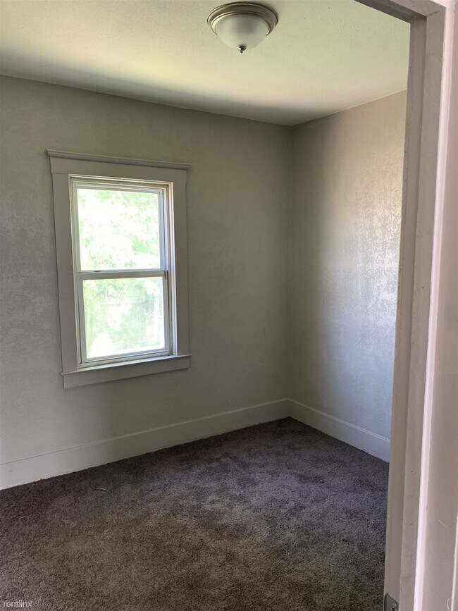 Building Photo - 2 br, 1 bath House - 4235 High St