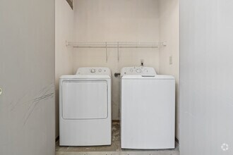 1BR, 1BA - 641SF - Laundry - Sunset Ridge Apartments