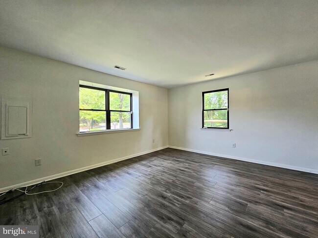Foto del edificio - 876 Williams Pl