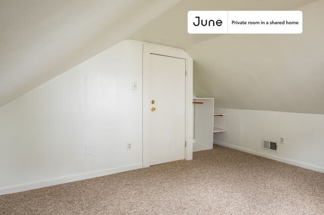 Building Photo - Room in Shared 5 bed/2 bath home