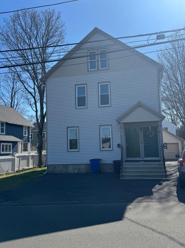 Building Photo - 289 Spruce St